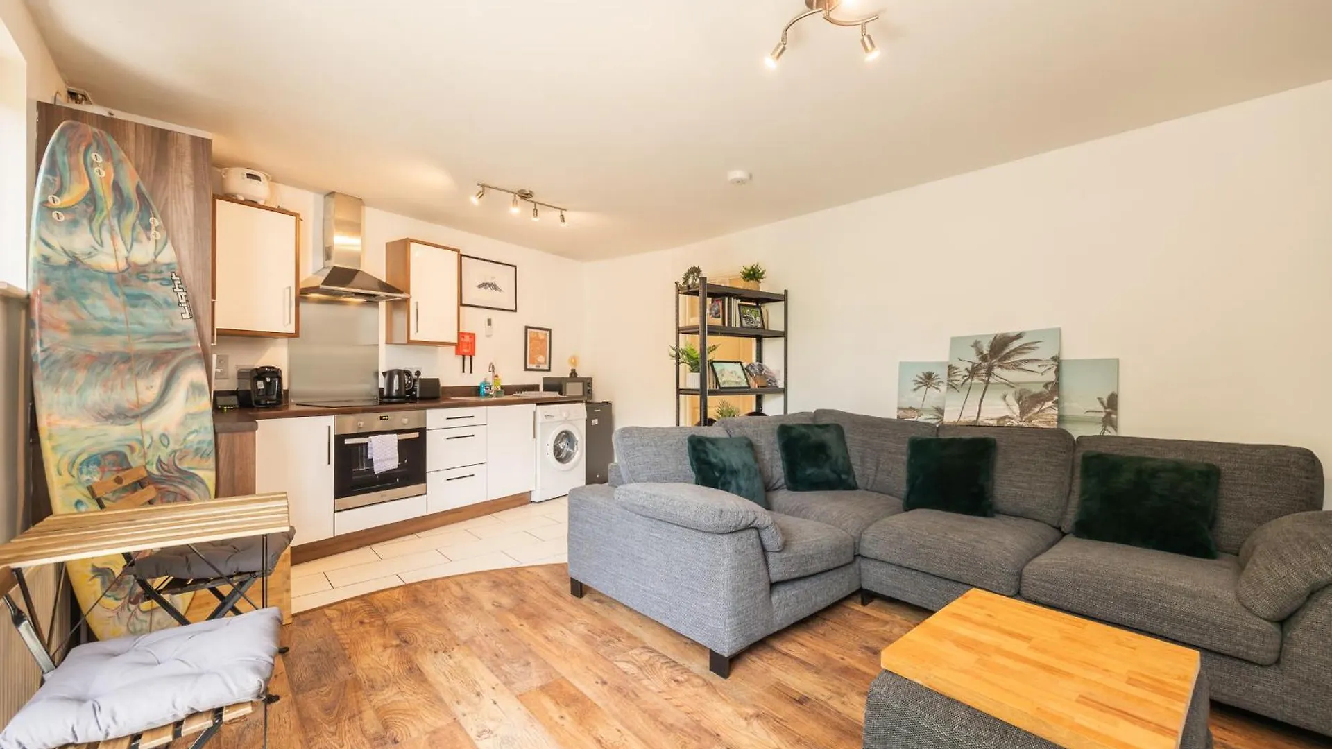 Inviting 1-Bed Flat With Patio Near Lochend Park Apartment Edinburgh