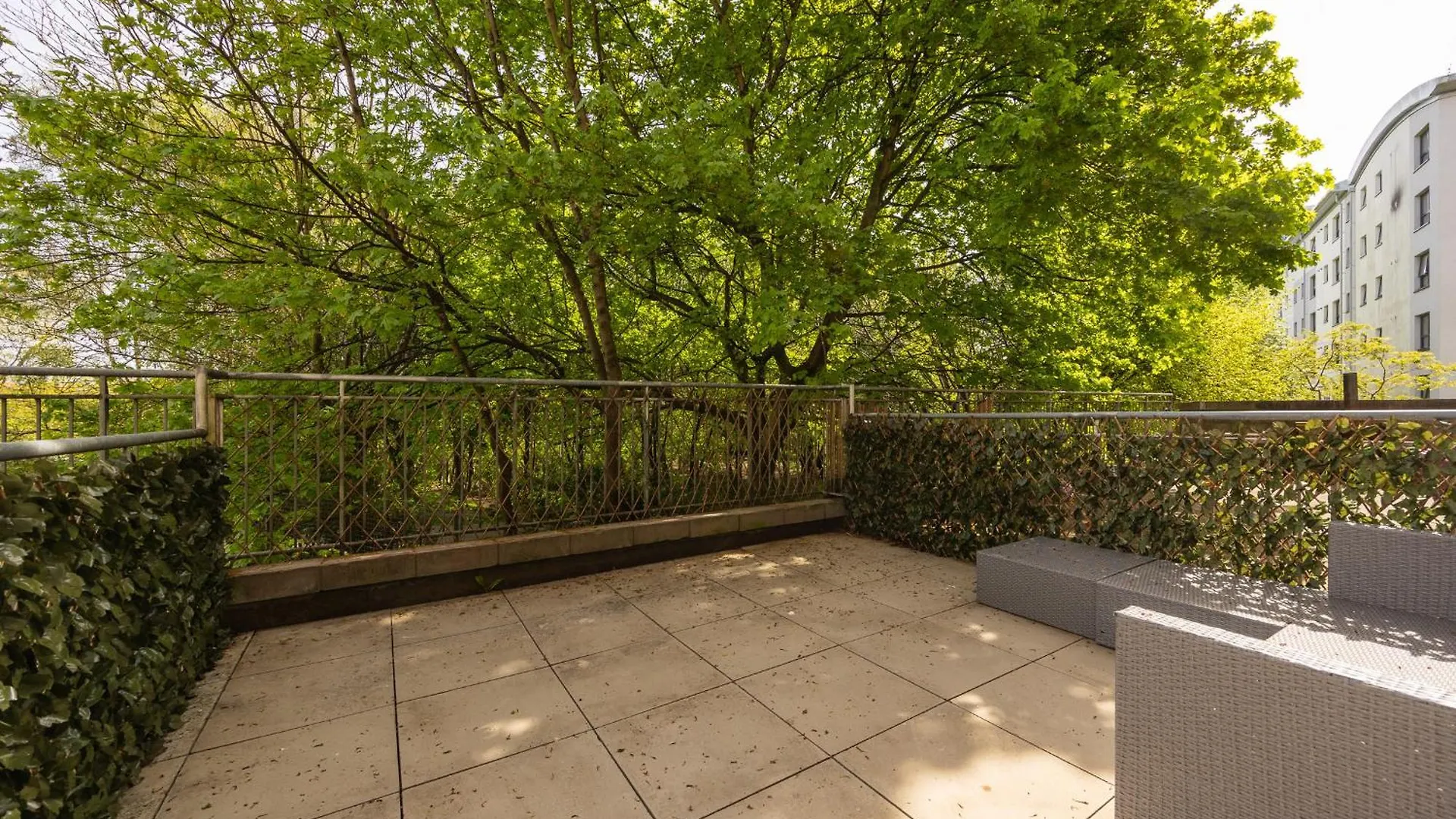 Inviting 1-Bed Flat With Patio Near Lochend Park Apartment Edinburgh United Kingdom