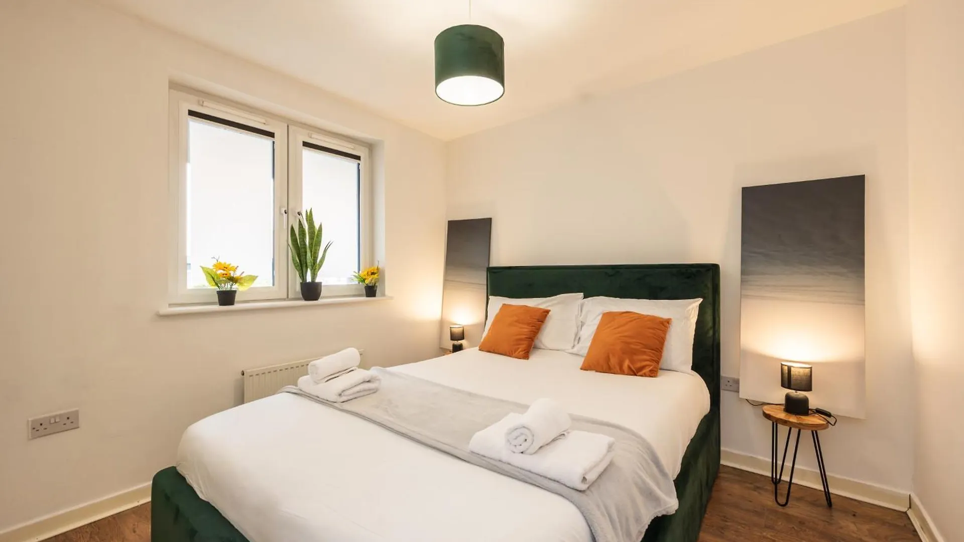 Inviting 1-Bed Flat With Patio Near Lochend Park Apartment Edinburgh