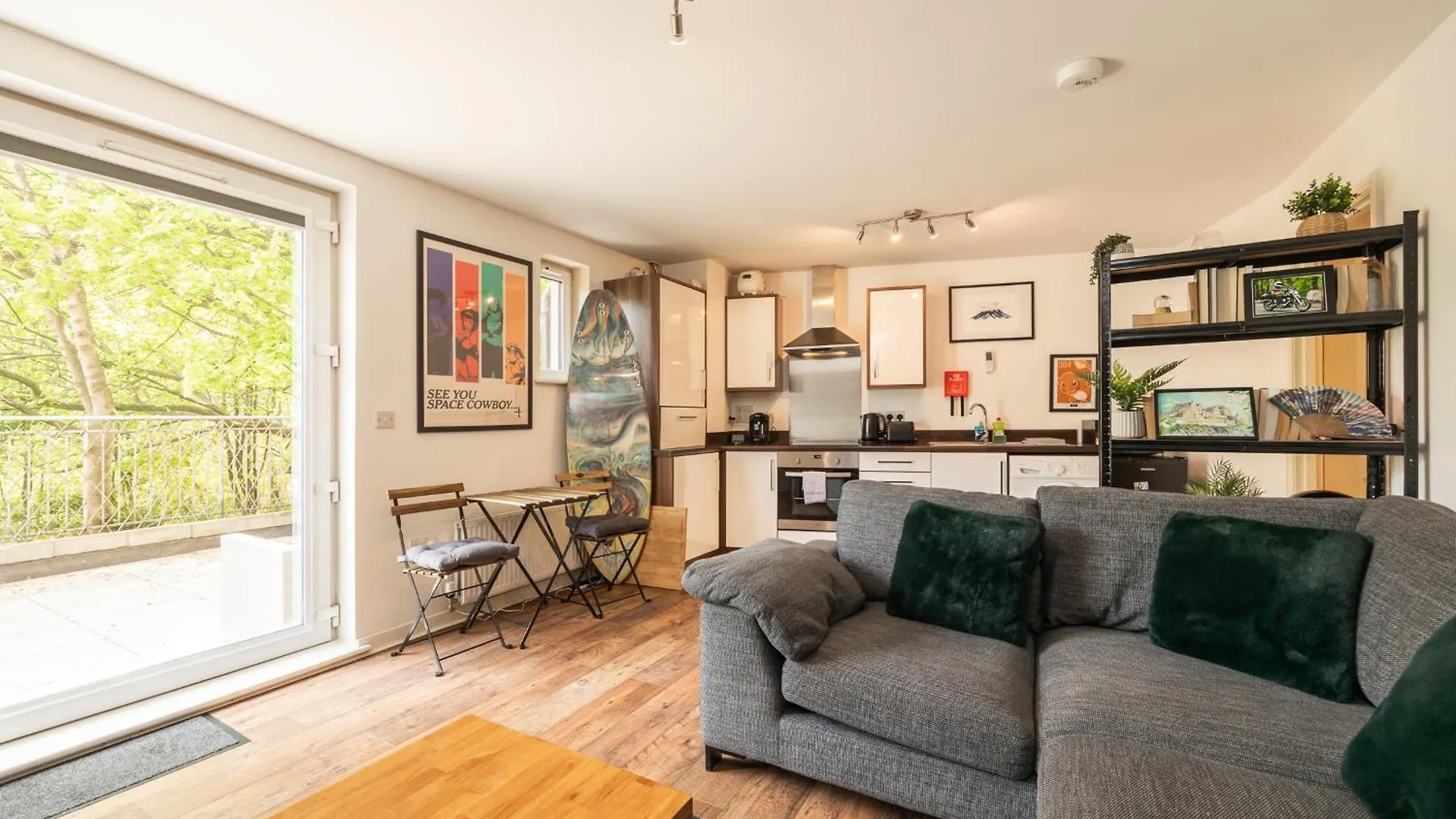 Inviting 1-Bed Flat With Patio Near Lochend Park Apartment Edinburgh